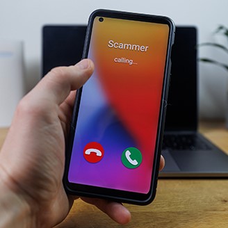 4 Signs You Are Talking to a Scammer